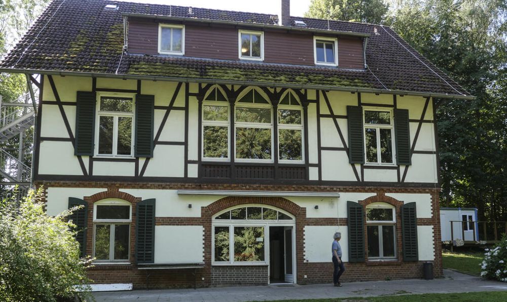 Das Selbstversorger-Haus Süntelbuche wird von Schulklassen, Kindergärten, Konfirmandengruppen und Familien gern genutzt. Gut 30 Personen finden hier auch ein Bett in einem der Gruppenschlafräume.